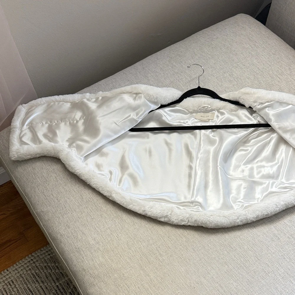 BHLDN White Faux Fur Bolero Cape Fluffy - Picture 3 of 5